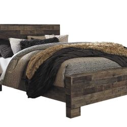 Ashley Derekson King Panel Bed, 6 Drawer Dresser And Mirror