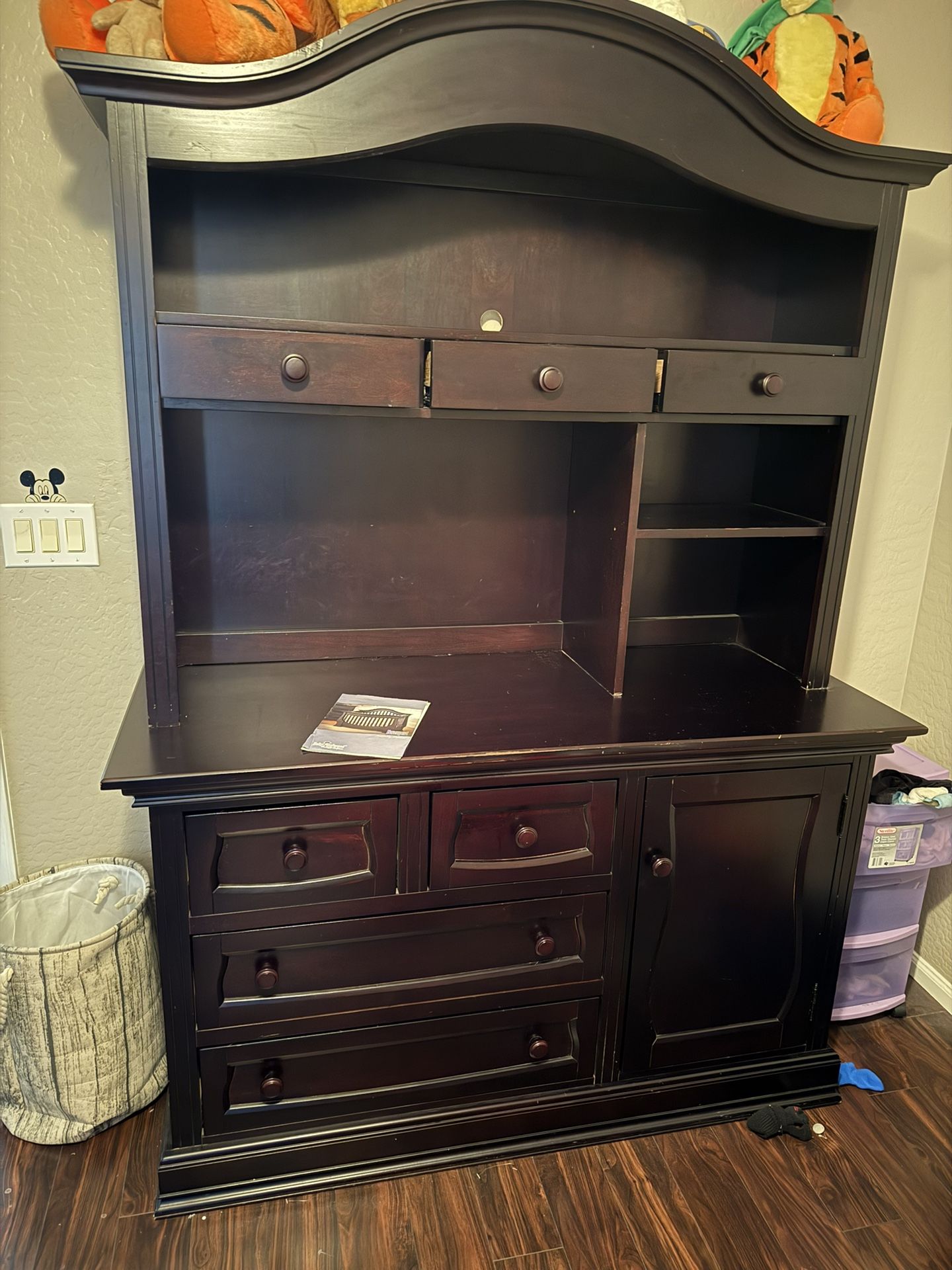 Baby Appleseed Davenport Collection- Crib & dresser/hutch W NEW Mattress