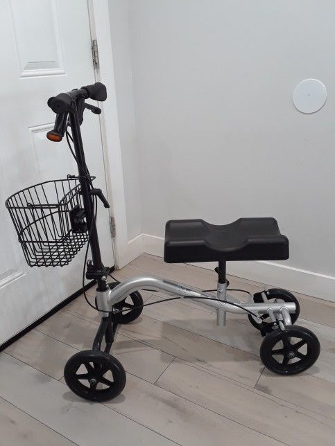 Nova Knee Scooter 