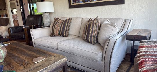 Beautiful sofa with nail head design in excellent condition