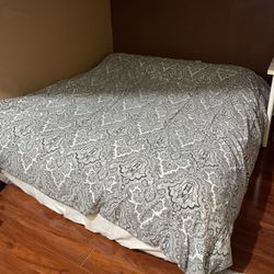 King sized bed