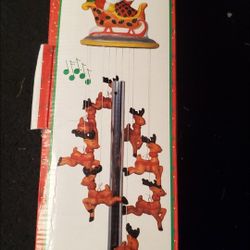 SANTA ON SLEIGH CHIMES