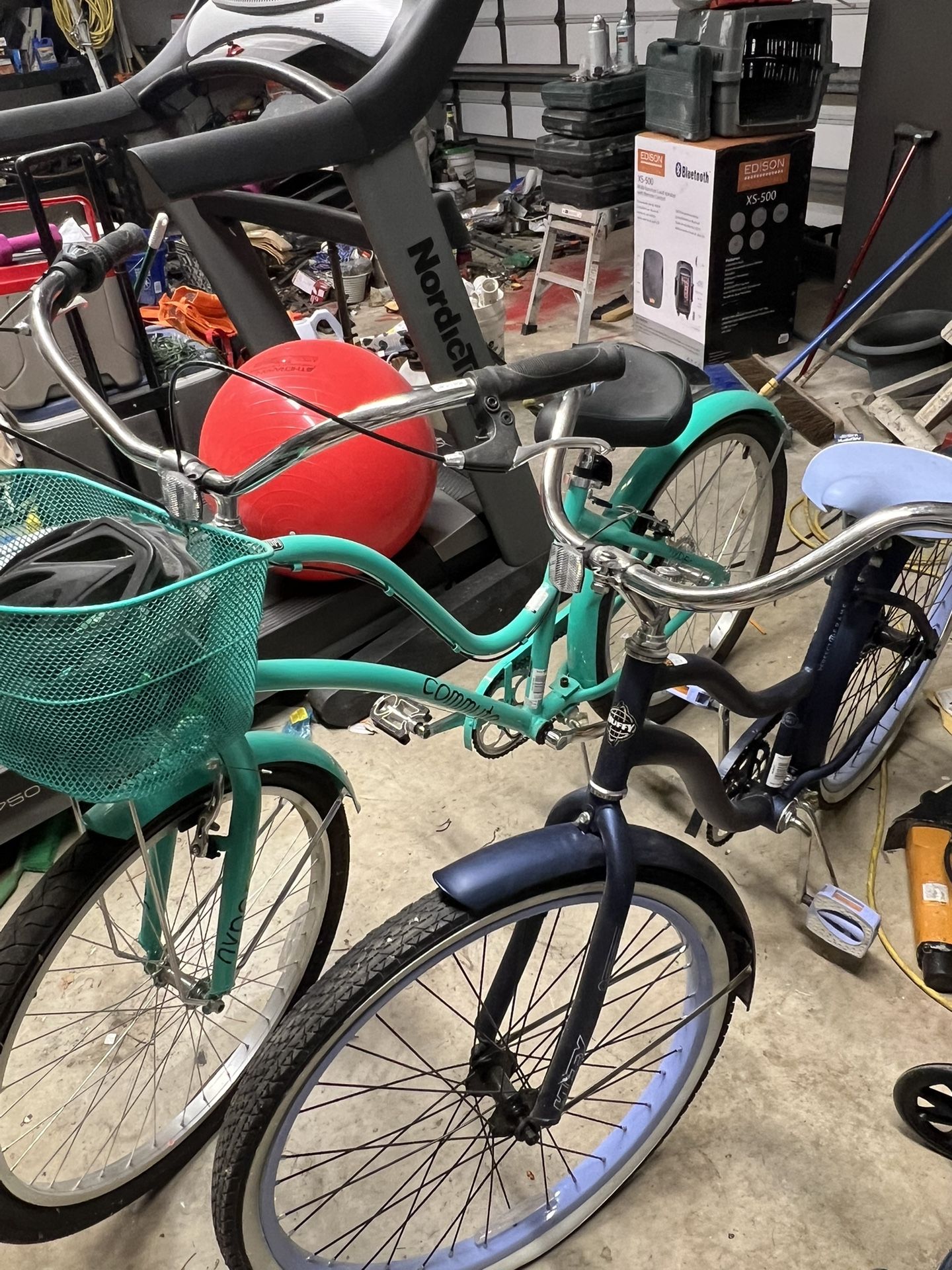 2 Women’s Bikes