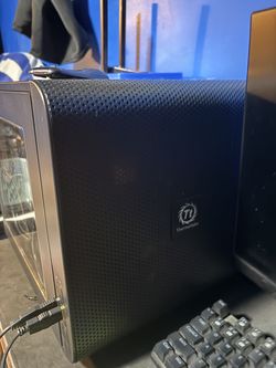 Gaming pc with monitor