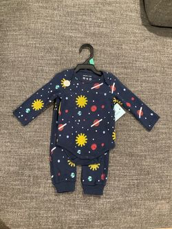 Baby bodysuit and pants set new size 6/9m