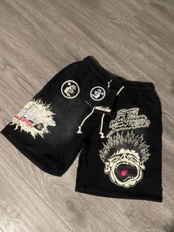 HELLSTAR shorts with white designs