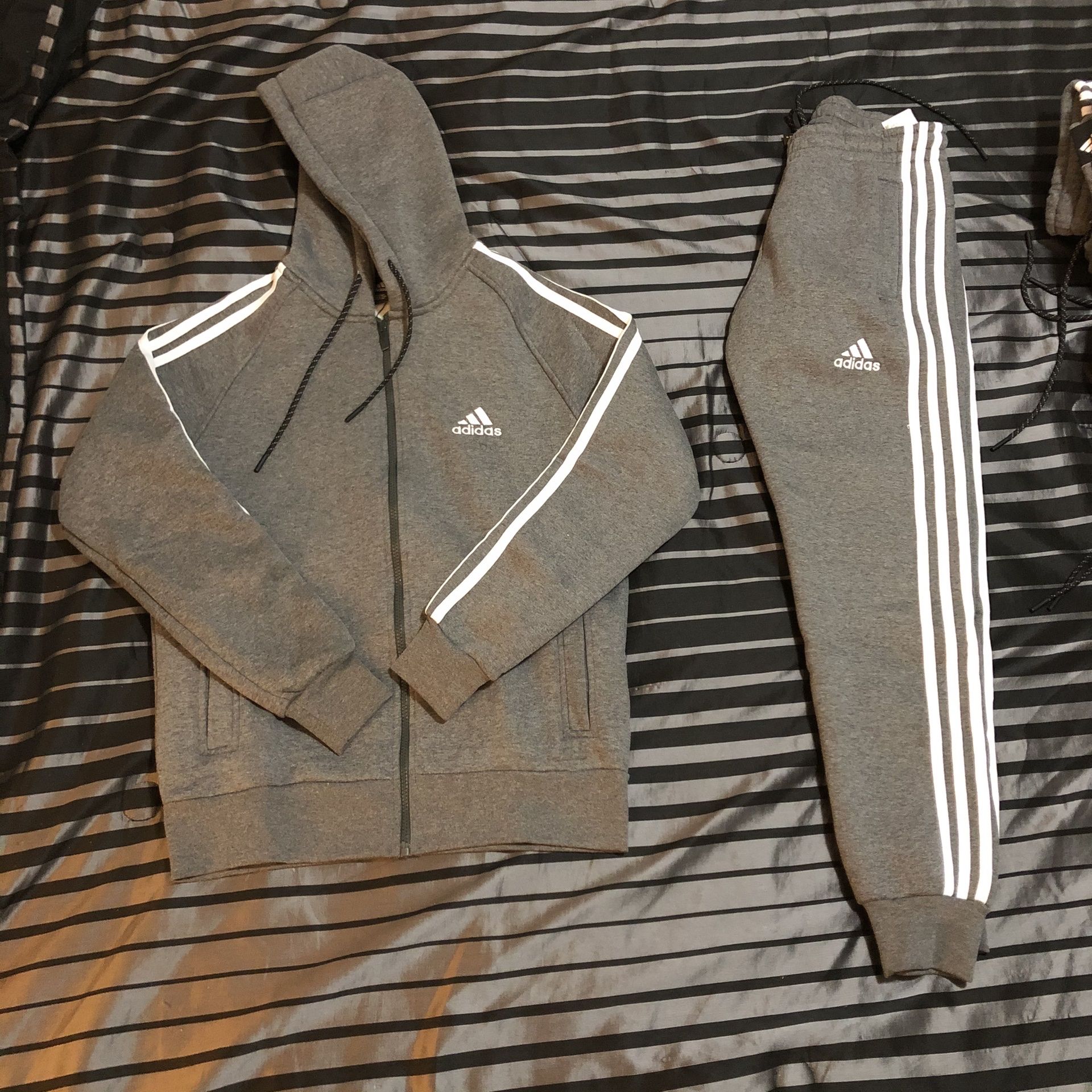 Men's Adidas Hoodie Jogger Set!