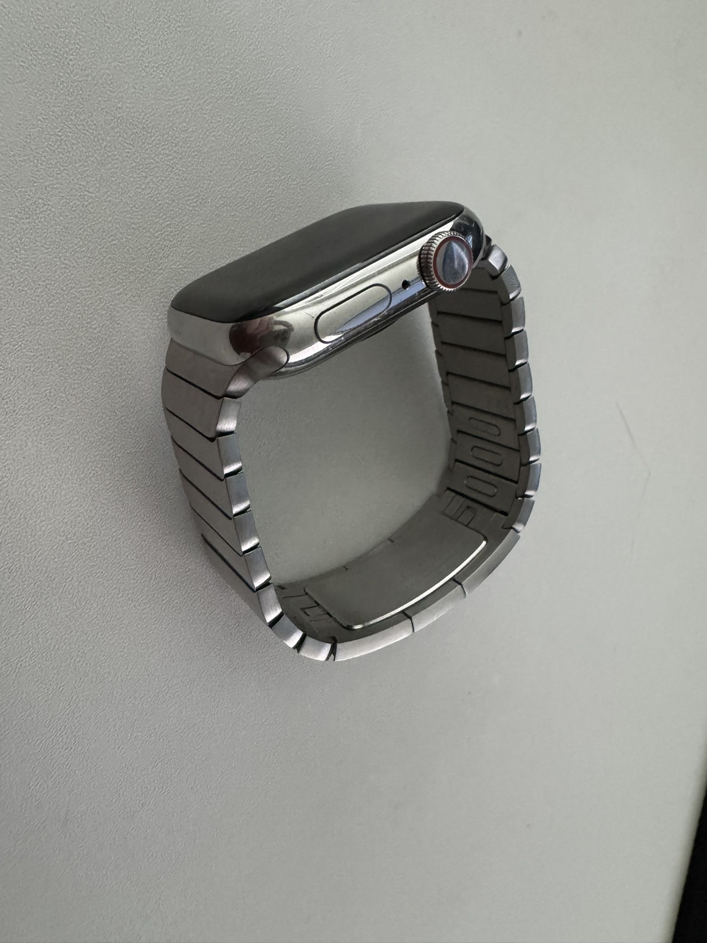 Apple Watch Series 7 Silver Stainless Steel with Link Bracelet and Gold Milanese