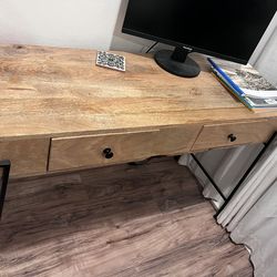 Mango wood desk with drawers
