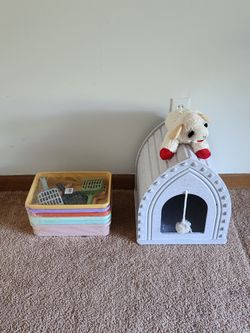 Small Pet Play House & New Multi-Pack Pans  w/Scoops