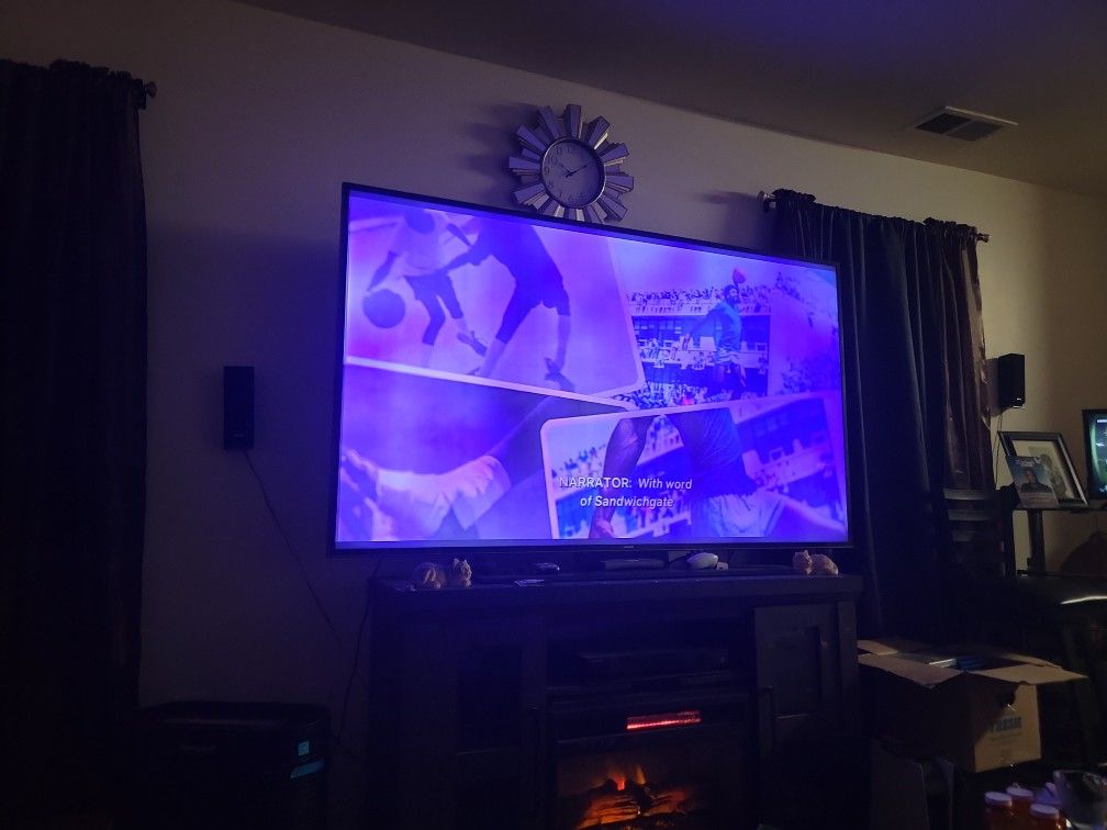 75'' Samsung  Smart TV (REMOTE INCLUDED)