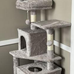 Brand New Cat tree
