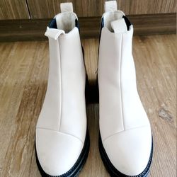 TOMS Women's, Dakota Boot

Size US 7.5