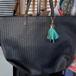 Textured Tote Bag With Tassell