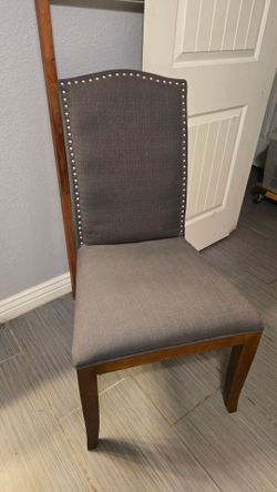 NICE GRAY CHAIR ( JUST ONE)