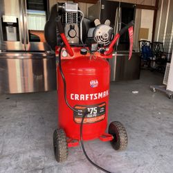 CRAFTSMAN  30-Gallon Single Stage Portable Corded Electric Vertical Air Compressor