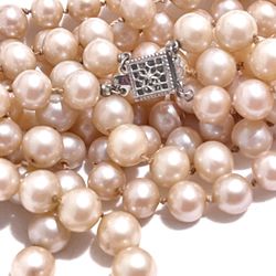  Pearl Necklace 