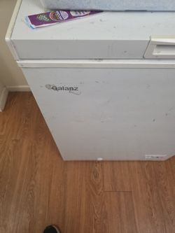 A GALANZ Deep Freezer In Good Condition