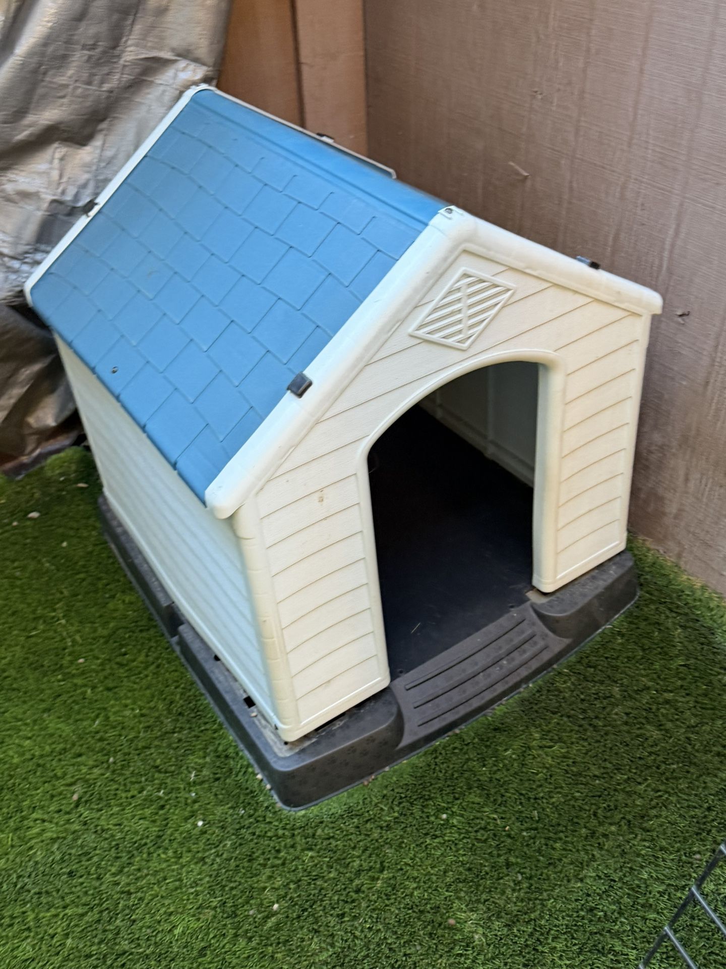 Dog House