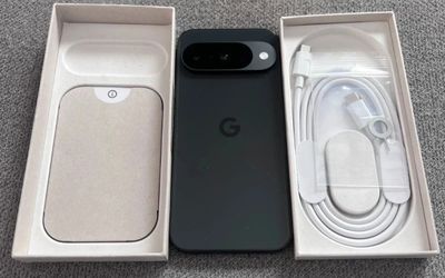 Google Pixel 10 - 128 GB - Obsidian (Unlocked)