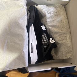 Jordan 4 White Thunder