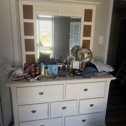 Mirror And Drawers 