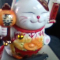 Porcelain Cat Waving Arm
