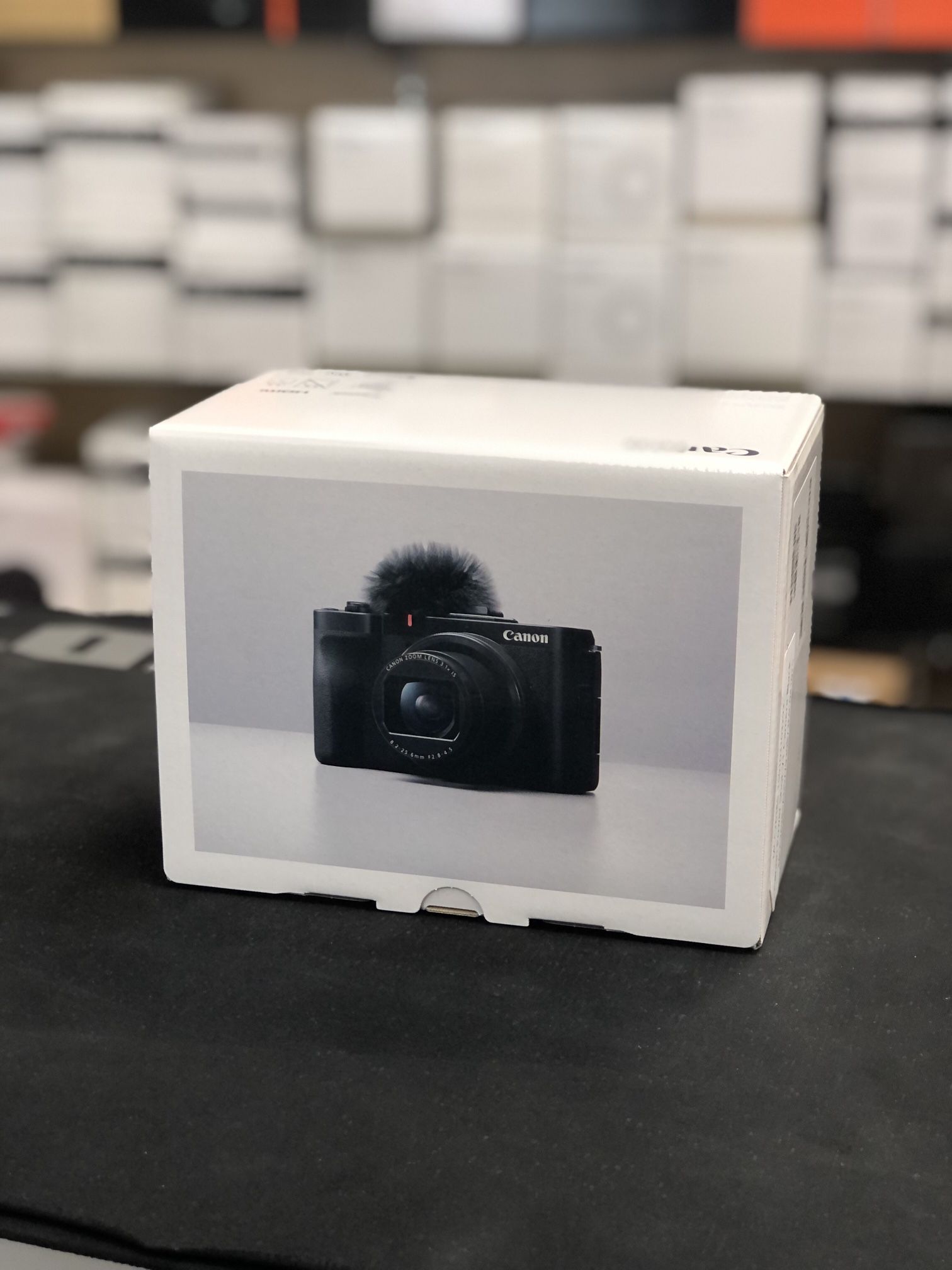 Canon V1 Vlogging Camera