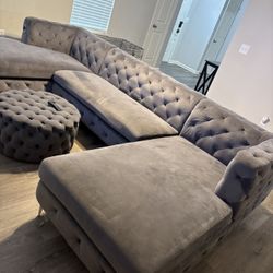 Living Room and 5Pc Artwall Set 