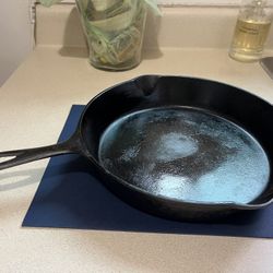 Vintage 10” Cast Iron Skillet Pan