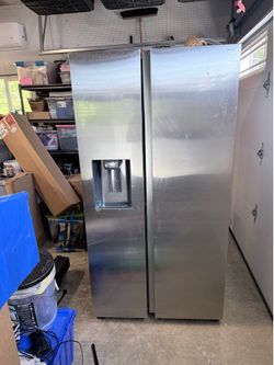 Samsung - 36 in. Wide 22 cu. ft. Refrigerator