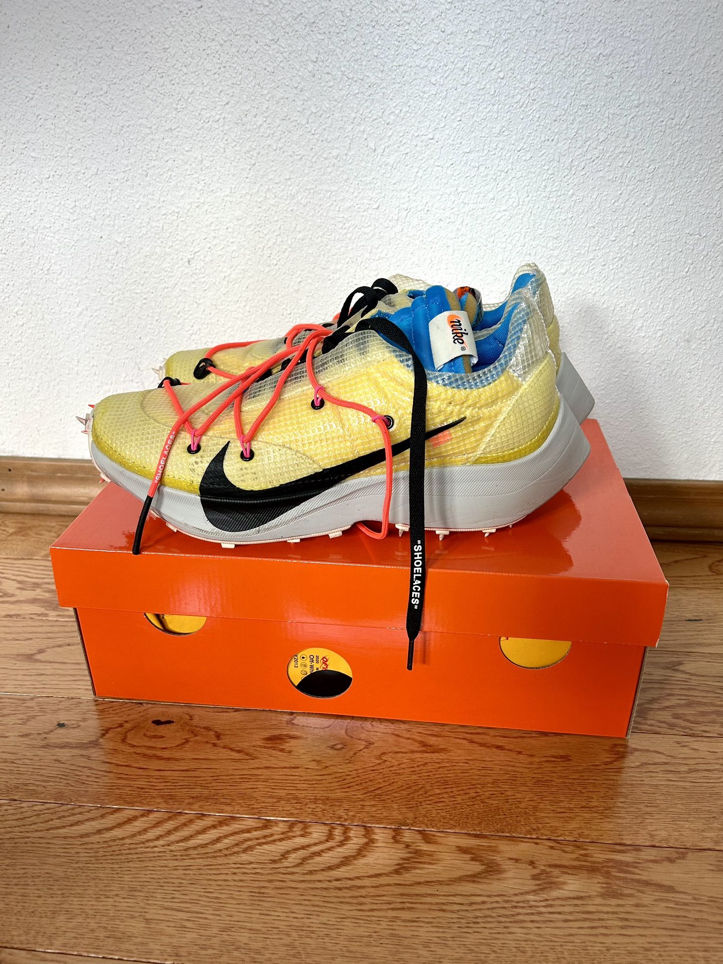 Nike x OFF WHITE Vapor Street, Yellow - Men’s 10 WITH BOX