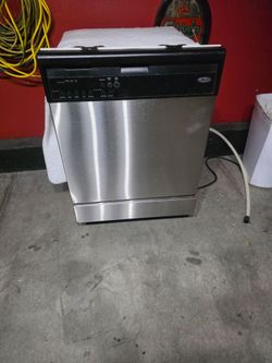 Working dishwasher
