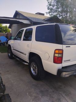 2003 GMC.  yukon blanco