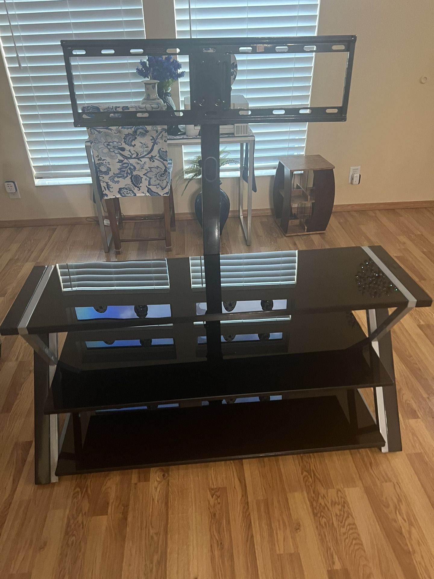 TV Desk With Mount