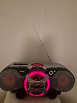 SONY X PLOD CFD - G 505 PORTABLE  ,CD , RADIO ,AND CASSETTE  BOOMBOX