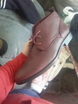 dress shoe burgundy color