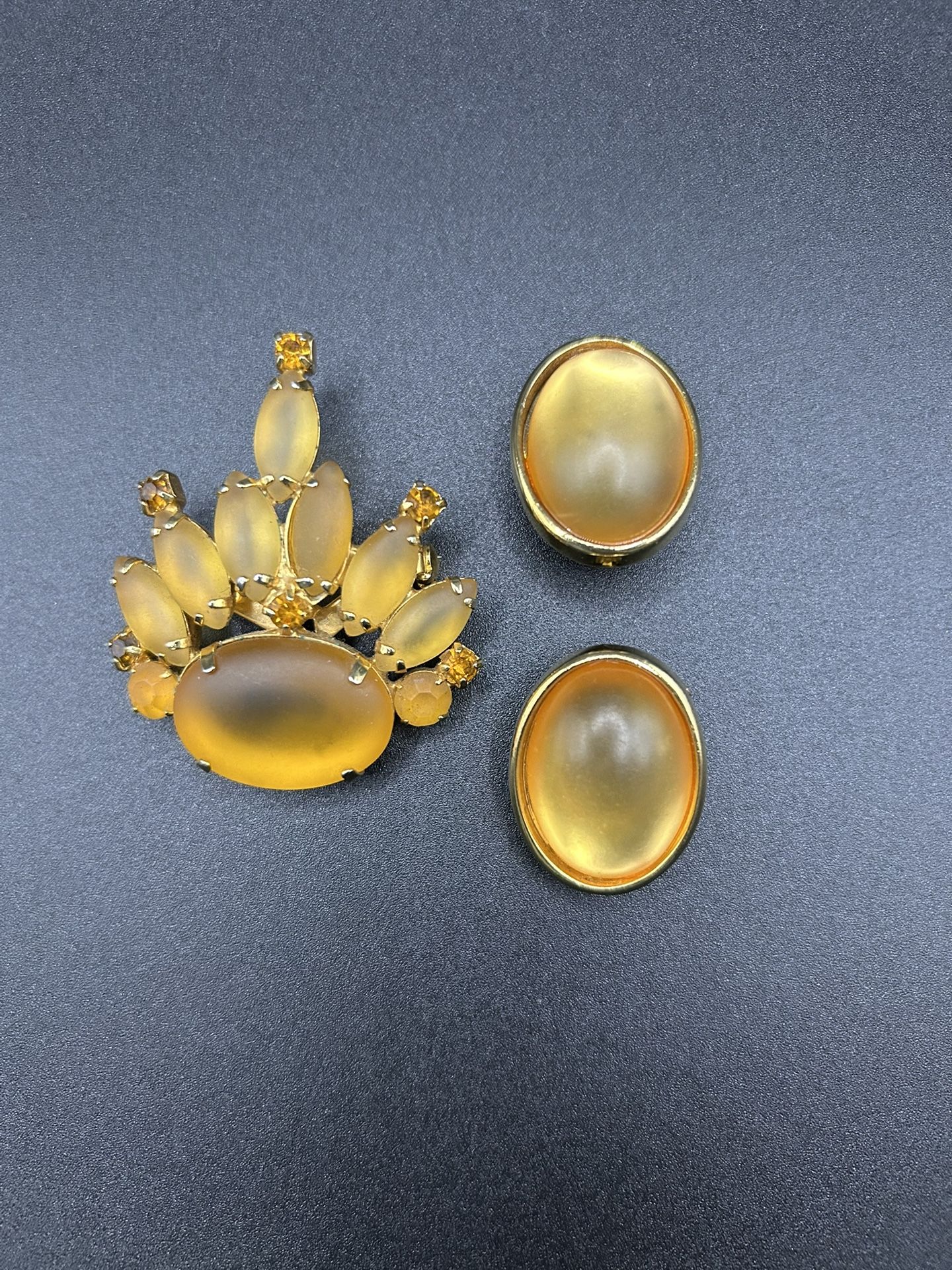 Vintage brooch and clip on earring Set 