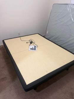 Adjustable Queen Bed Base with Remote