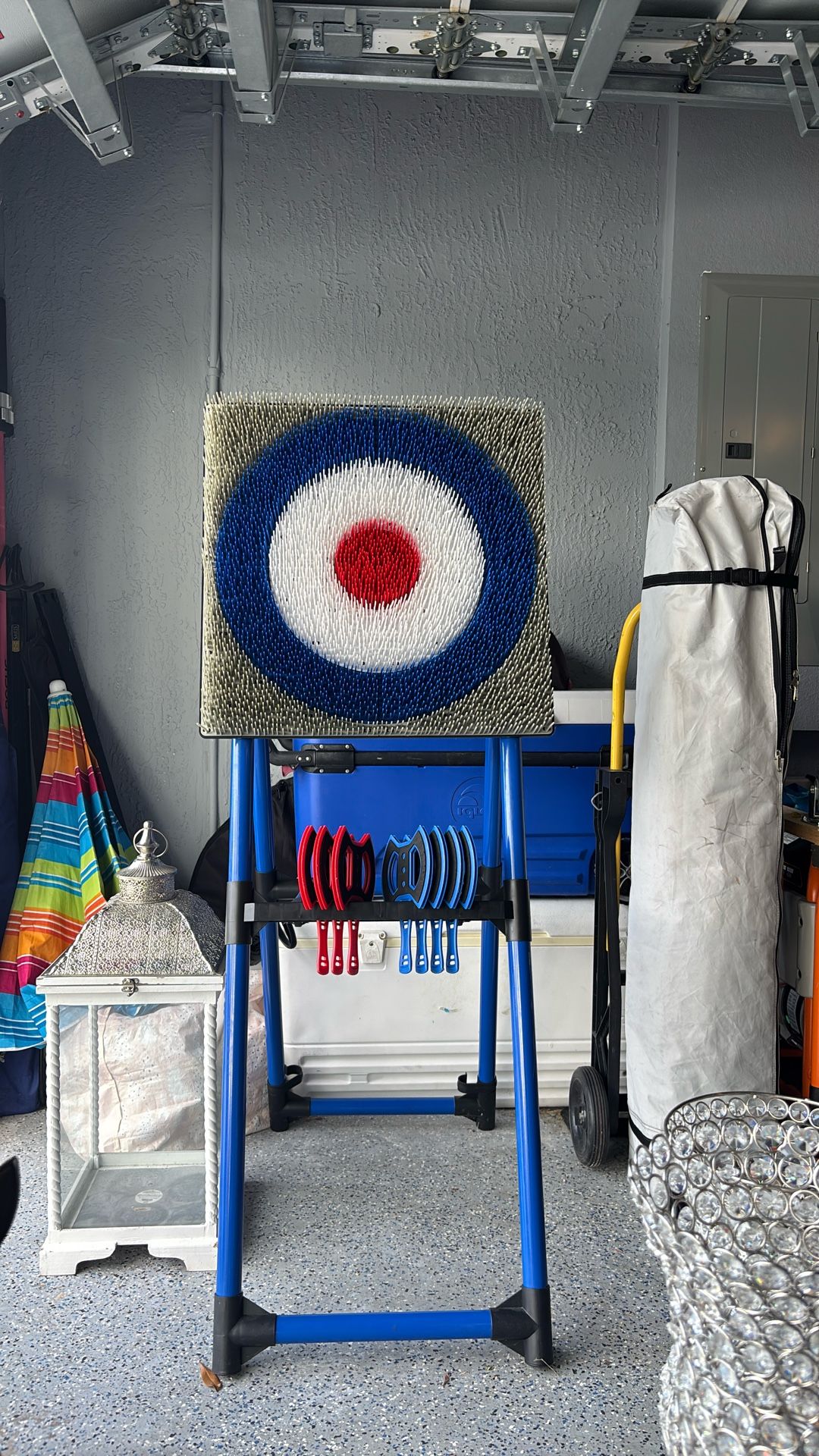 Plastic Axé Throwing