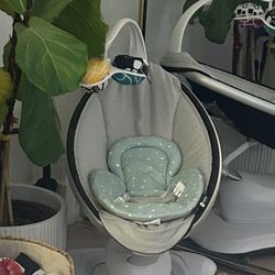 mamaRoo® multi-motion baby swing®