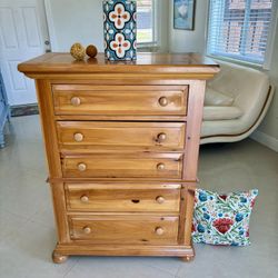 TALL DRESSER, CHEST SOLID WOOD-GAVETERO DE MADERA SÓLIDA 