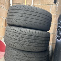 235/40 R18