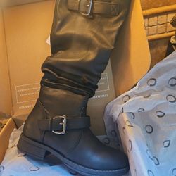 NEW - Black Boots - Size 6