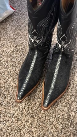 Stingray boots size 8