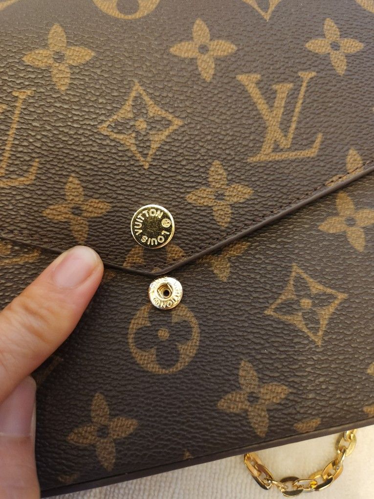 Louis Vuitton Read Description Below For More Discount