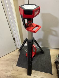 Lámpara Milwaukee m18