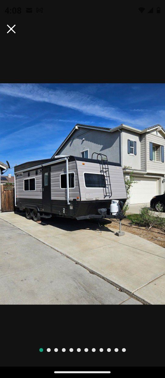 2006 Toy hauler 21 '