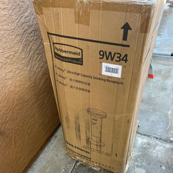 Rubbermaid ultra high capacity smoking receptacle new asking $100