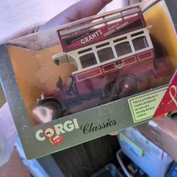 Corgi Thornyroft Bus 888 (1:43 scale)